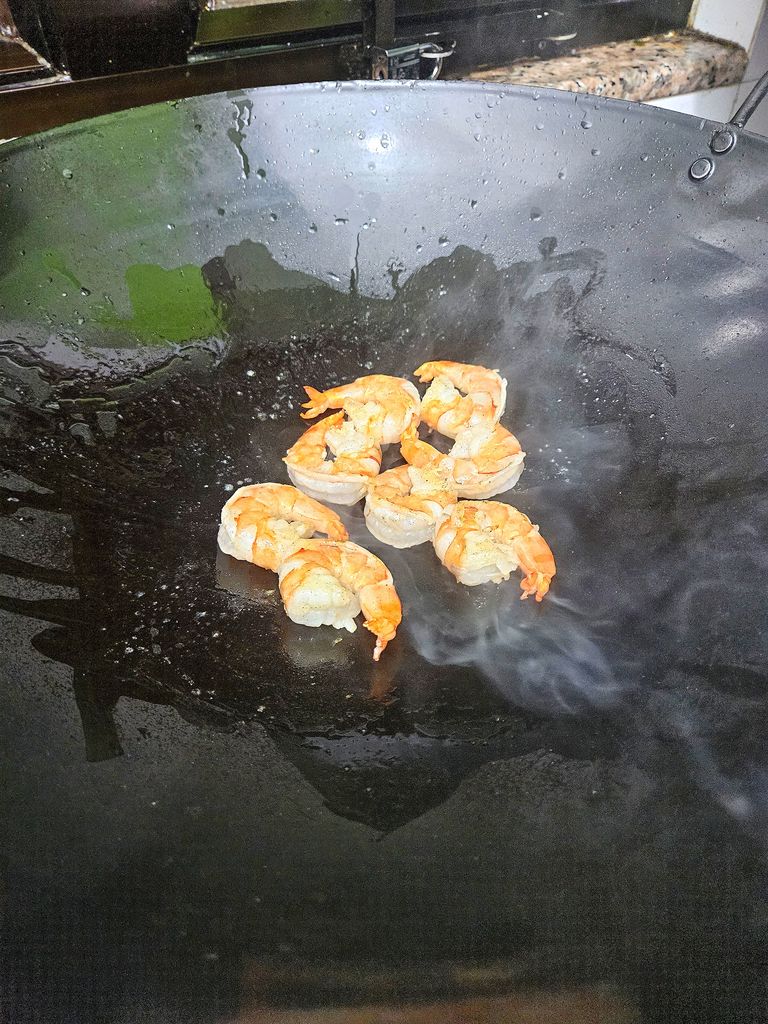 Seared shrimps