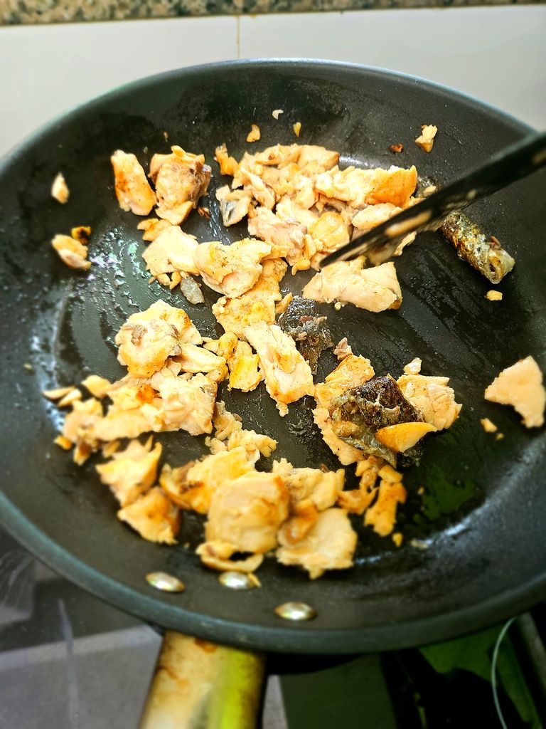 Flaked salmon