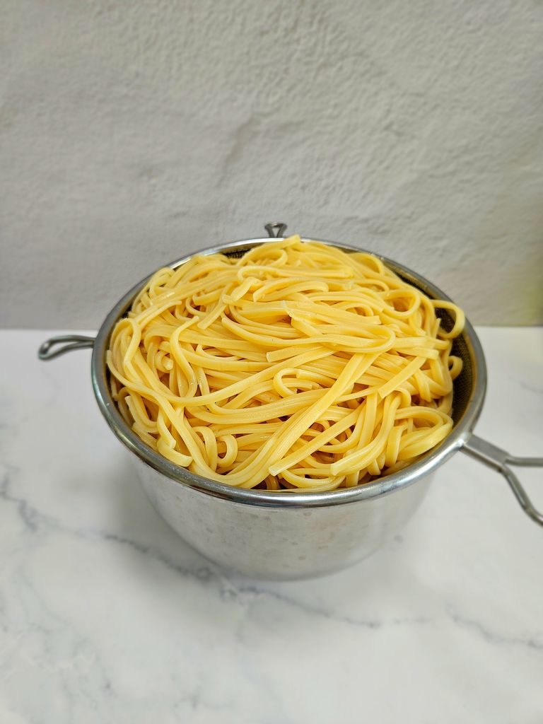 Straining pasta