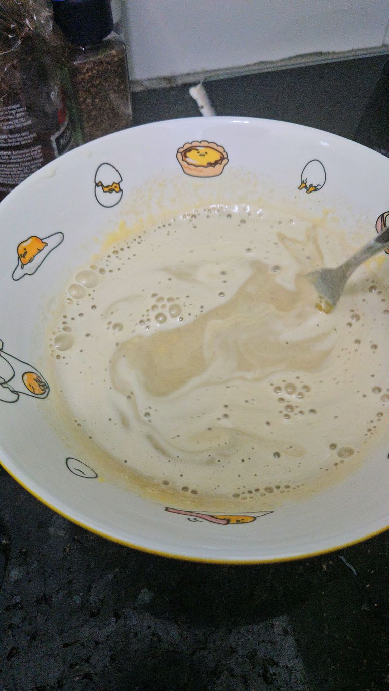 Mix mixture into egg sugar