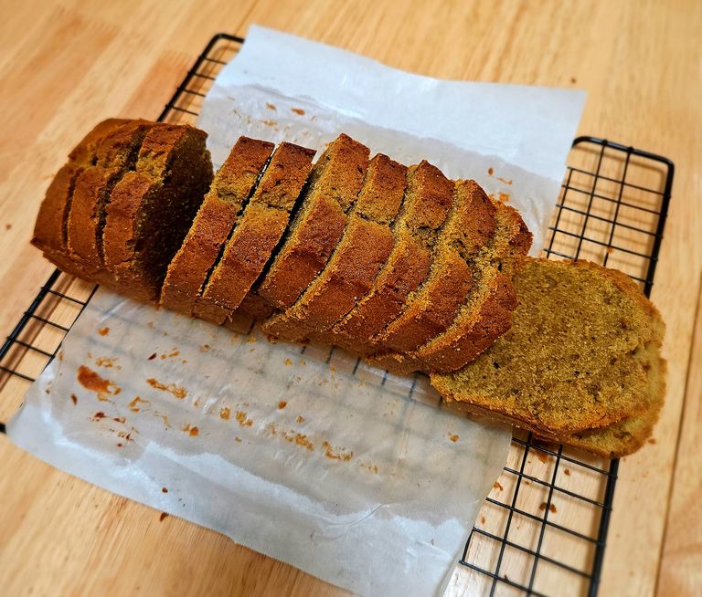 Hōjicha Pound Cake (Japanese Roasted Green Tea Cake)