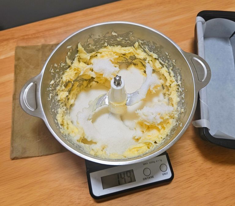 Creaming butter and sugar