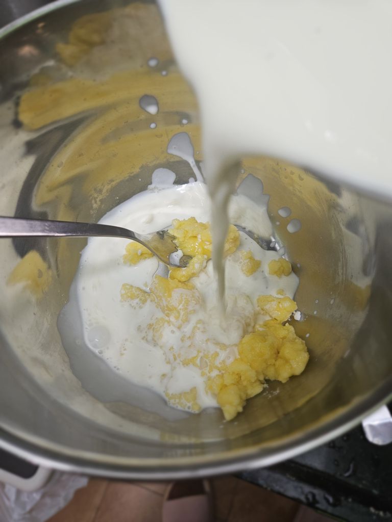 Warm mixture to yolk